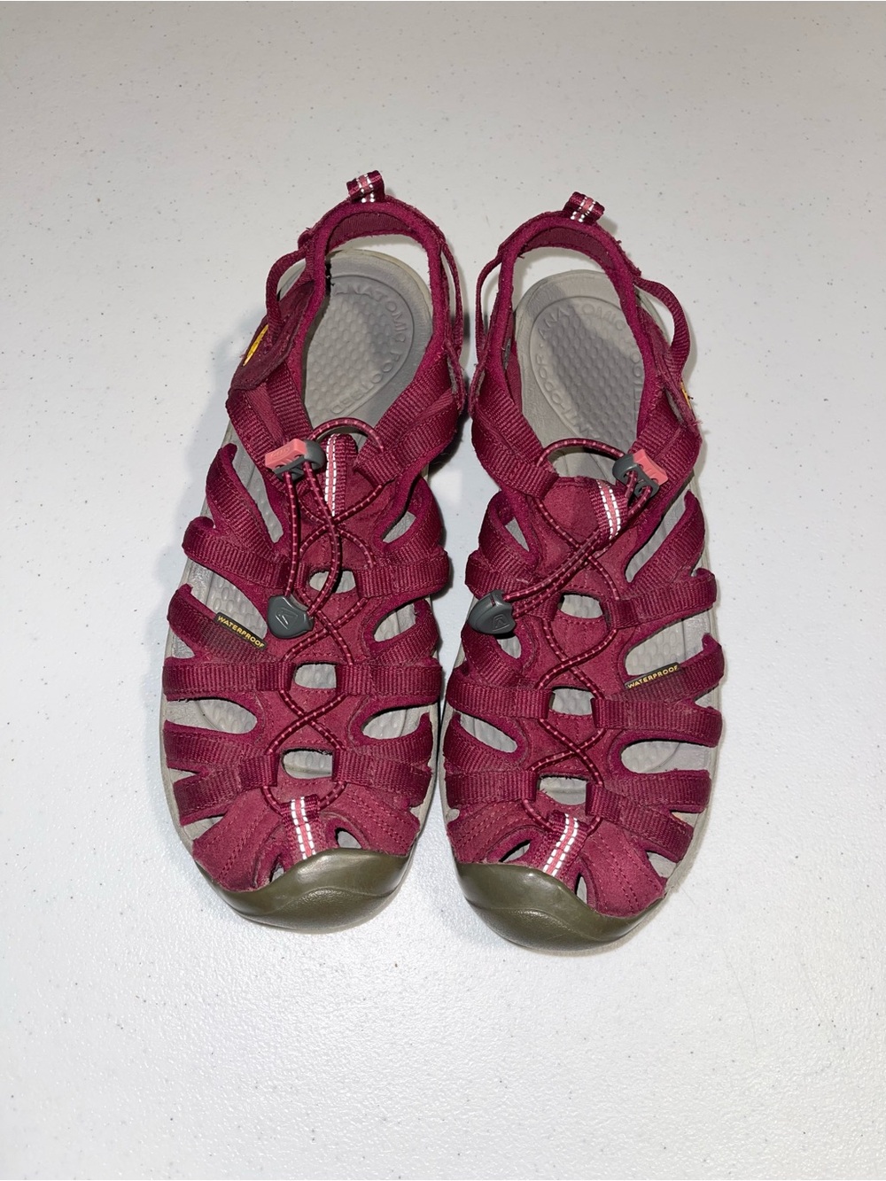 KEEN Newport H2 Wine Red Pinkish Waterproof Hiking Shoes Sandals W 9.5/EU 40